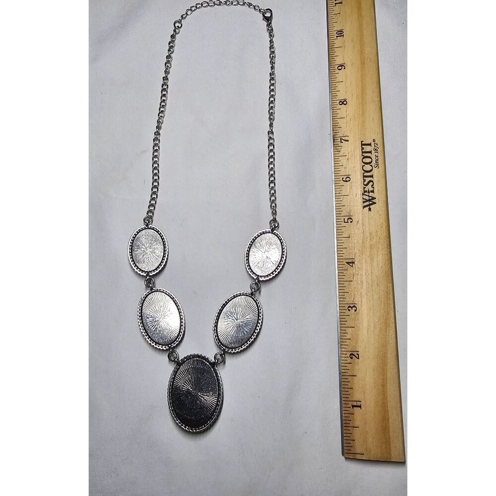 Faux Turquiose Silvertone Necklace / Southwestern / ‎ Statement Piece - Picture 5 of 5